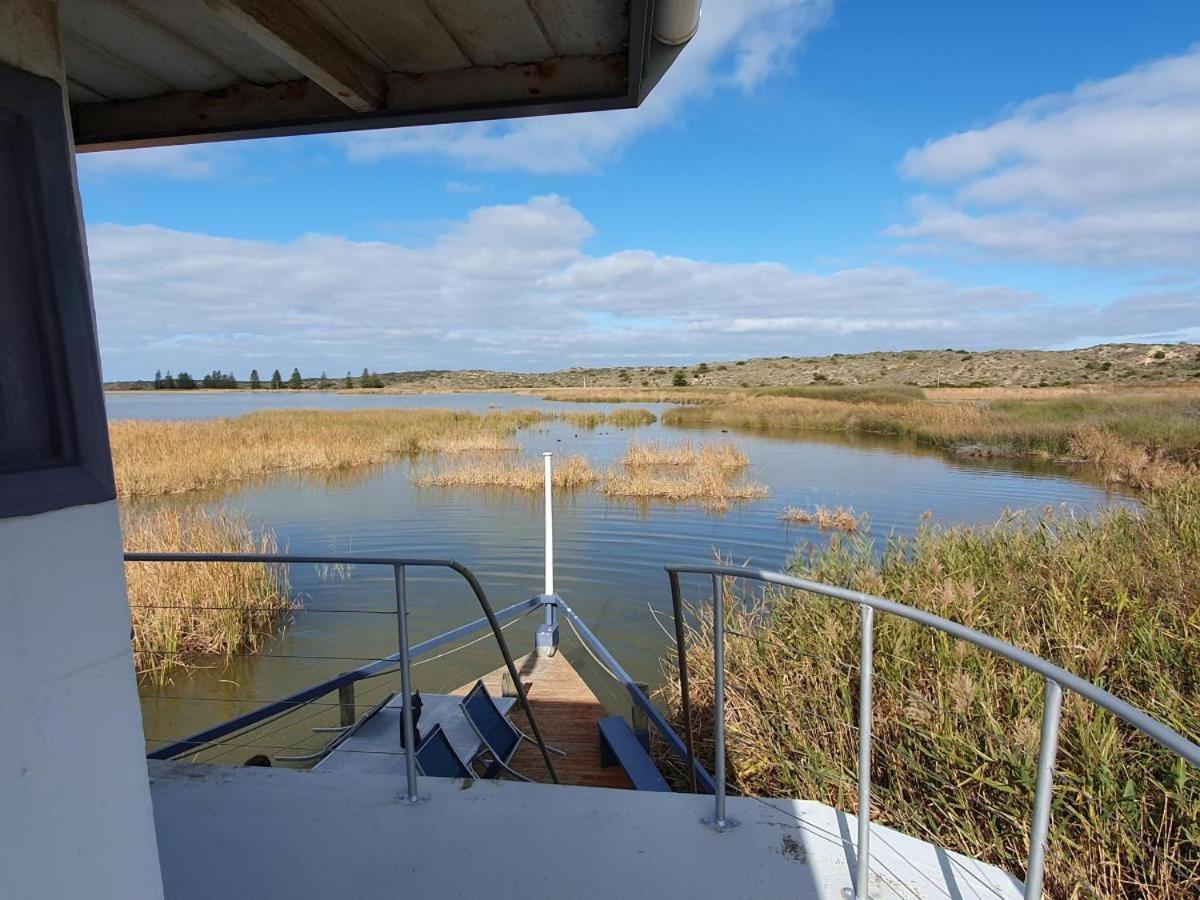 Ps Federal Retreat Paddle Steamer グールワ エクステリア 写真