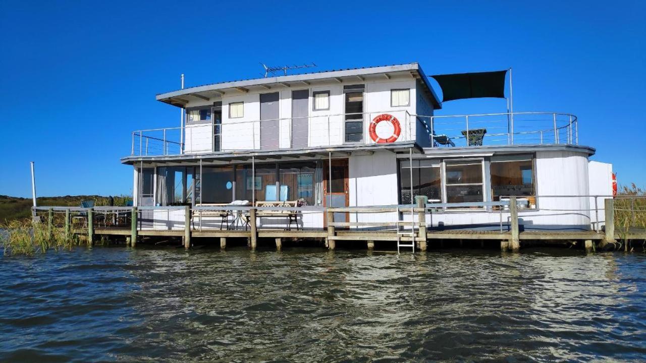 Ps Federal Retreat Paddle Steamer グールワ エクステリア 写真
