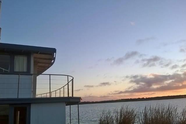 Ps Federal Retreat Paddle Steamer グールワ エクステリア 写真